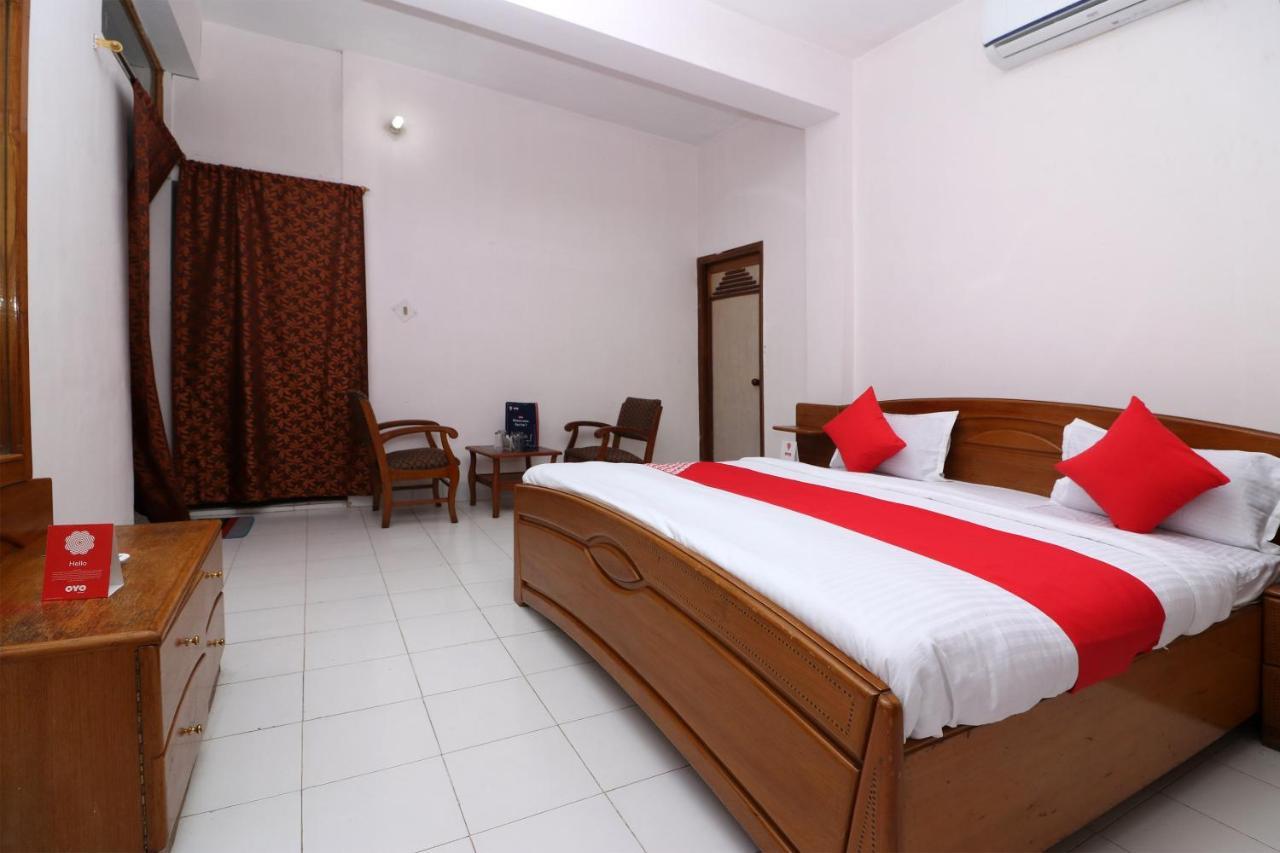 Oyo 16112 Hotel Uruvela International Bodh-Gajá Kültér fotó