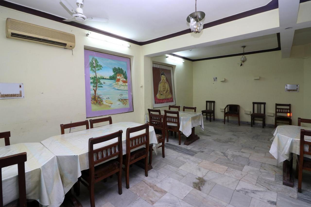 Oyo 16112 Hotel Uruvela International Bodh-Gajá Kültér fotó