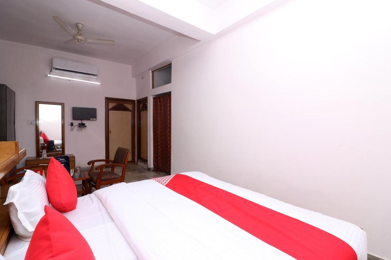Oyo 16112 Hotel Uruvela International Bodh-Gajá Kültér fotó