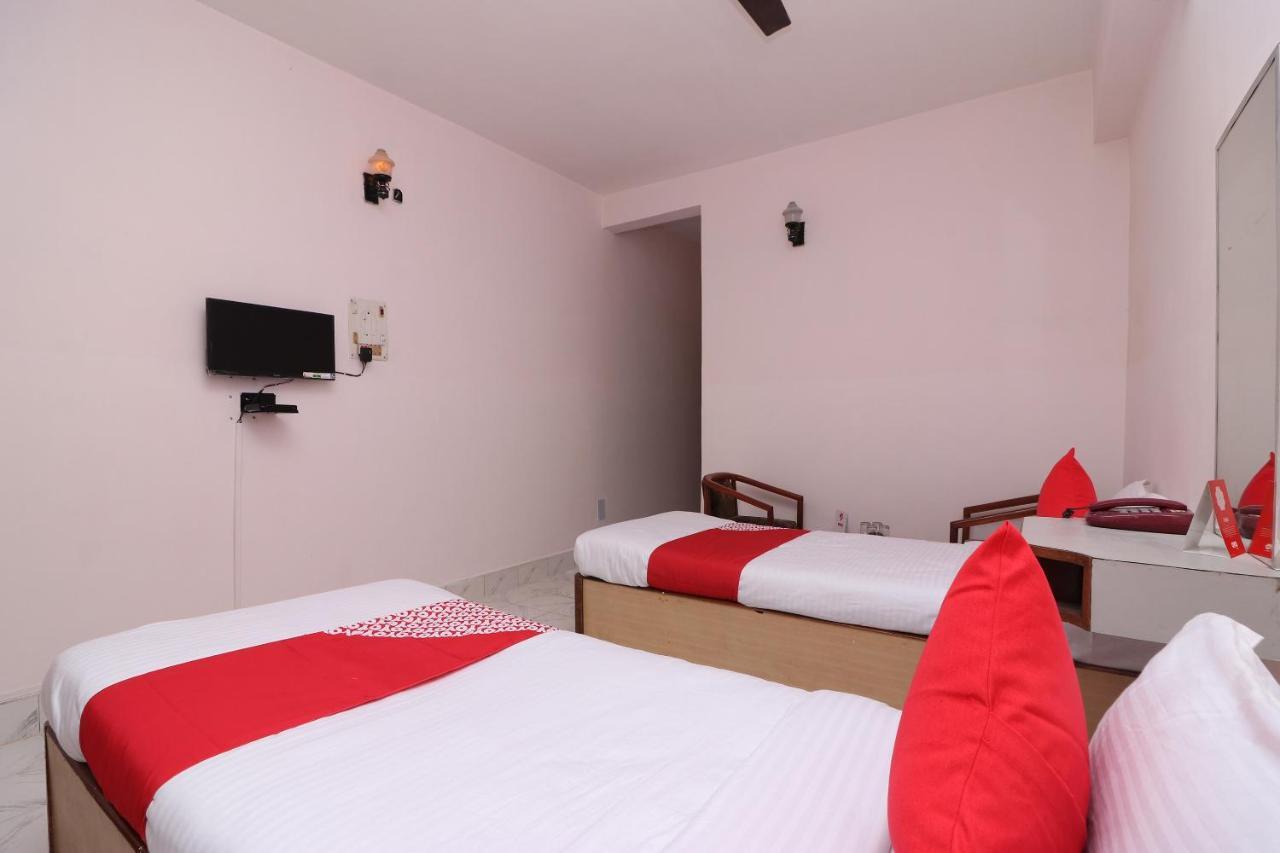 Oyo 16112 Hotel Uruvela International Bodh-Gajá Kültér fotó
